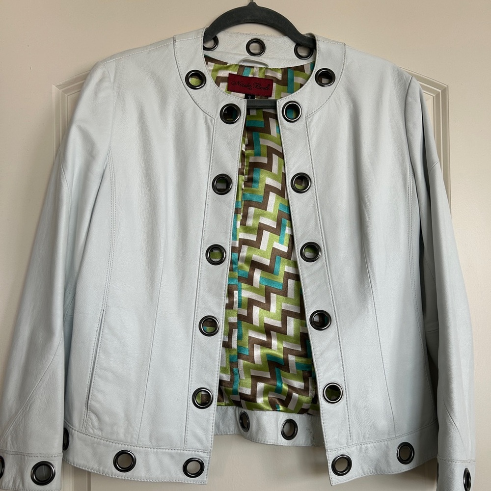 NICOLA BERTI real leather jacket size SMALL
Beautiful white real Italian leather